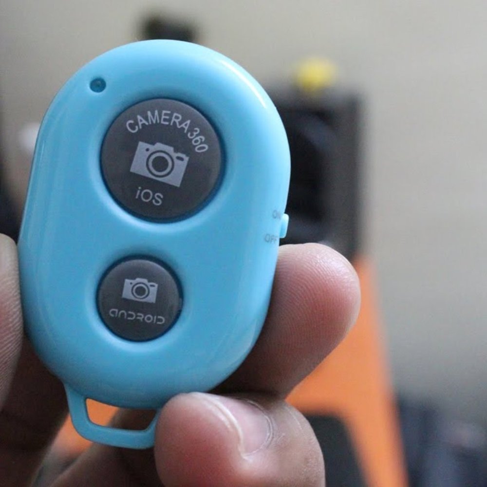 Camera Shutter Bluetooth Remote Control W/Battery - Picture 2 of 10